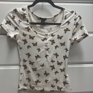 Rue 21 butterfly fitted T-shirt